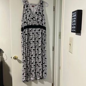 Women’s Merona Black and White Sleeveless Designed Dress